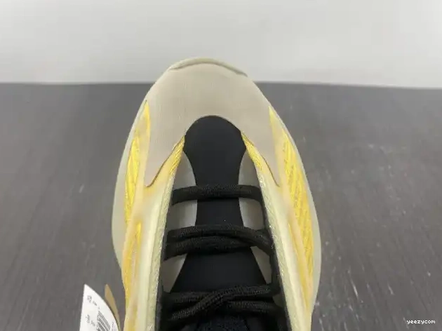 Adidas 700 HP5425 Yeezy V3 Safflower Mono 0615